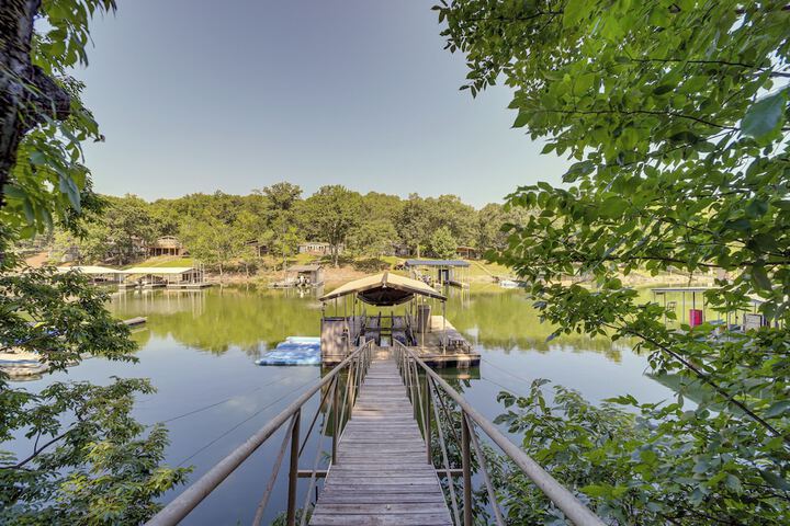 Boat Dock & Fire Pit: Lakefront Paradise in Eucha!