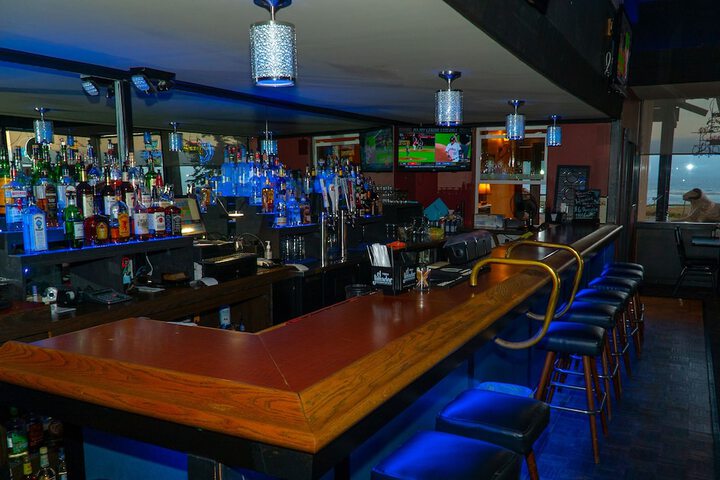 Lounge 48 of 62