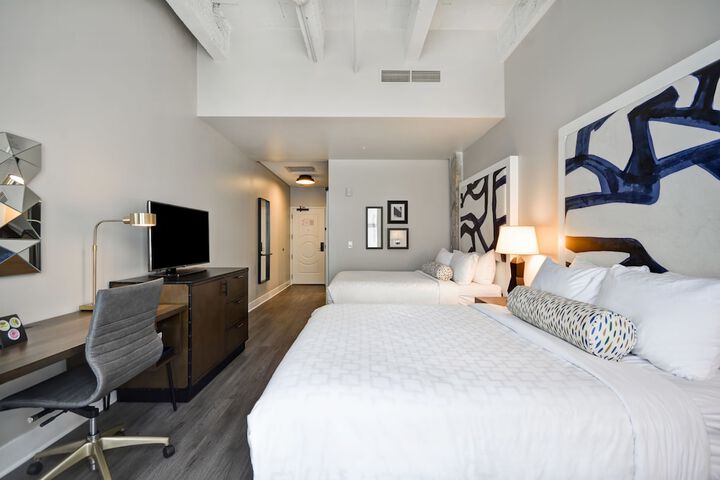 Room 44 of 69