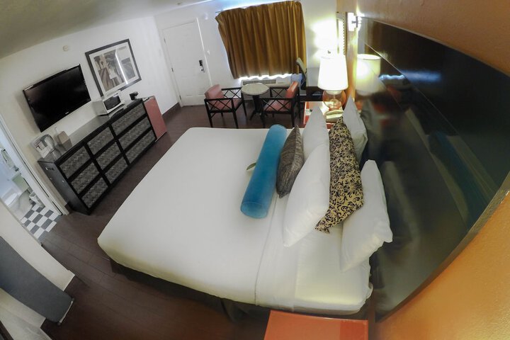 Room 12 of 35