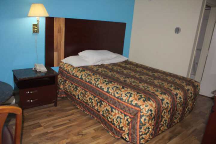 Room 16 of 36