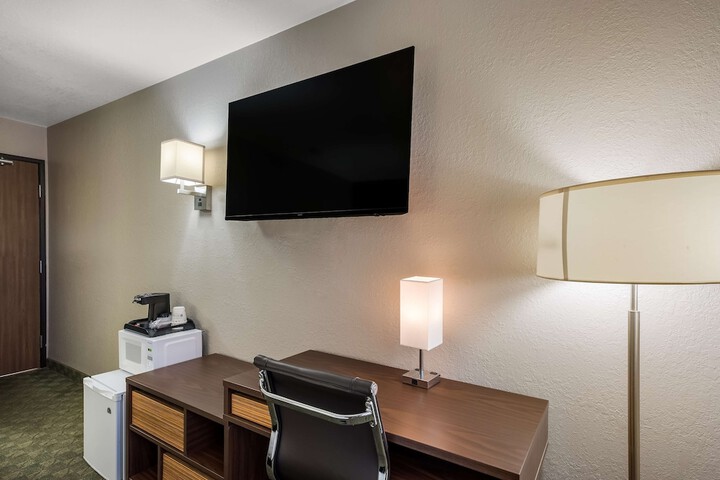 Room 27 of 29