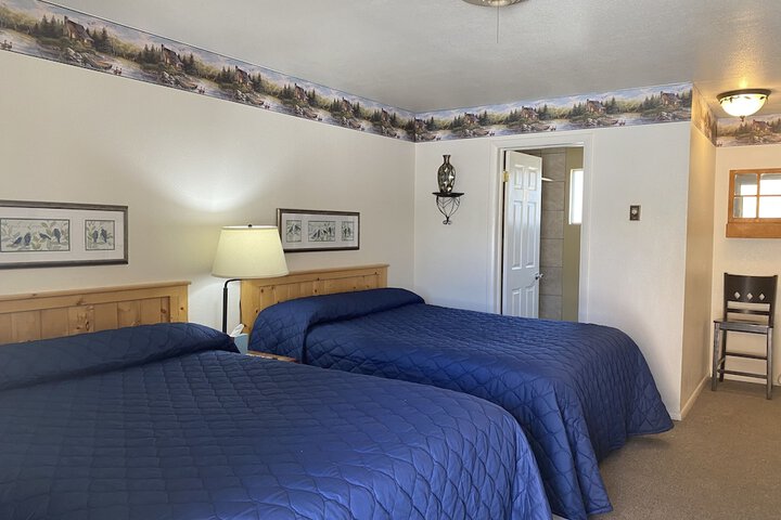 Rustic Inn Motel