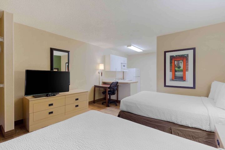 Room 22 of 28
