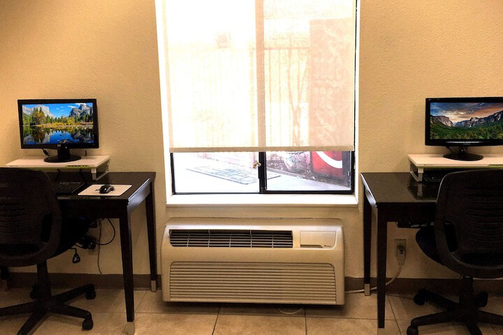 Business Center 45 of 46