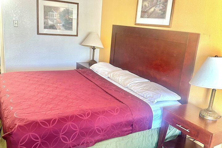 Room 10 of 20