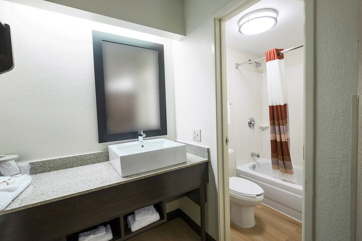 Room 14 of 35