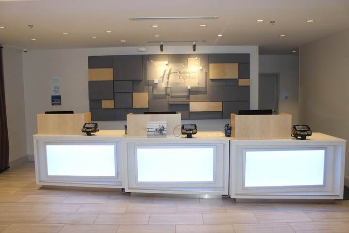 Hotel 4 of 57