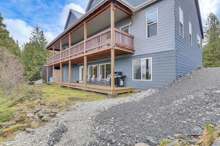 Fish & Hike: Apartment w / Pool Table in Ketchikan!