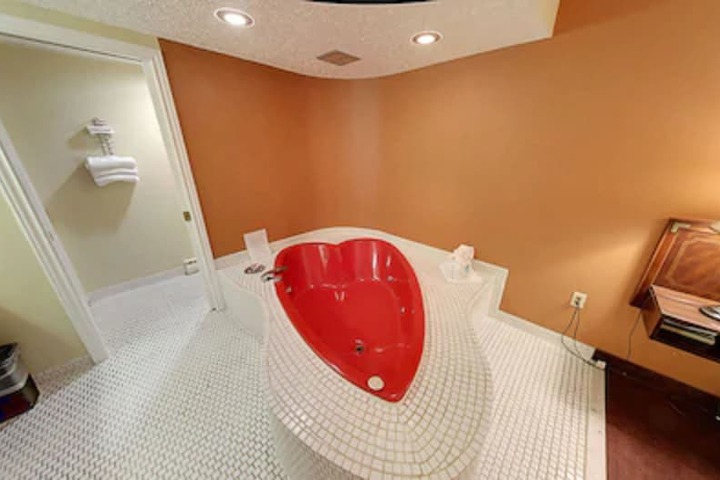 Hot Tub 26 of 27
