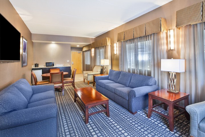 Holiday Inn Express & Suites Geneva Finger Lakes by IHG