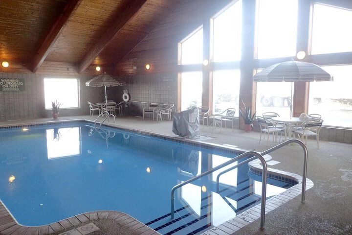 AmericInn by Wyndham Marshall