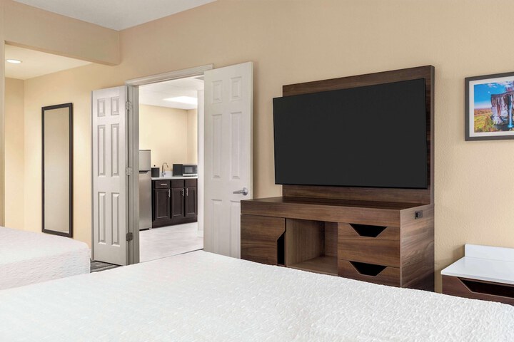 Room 22 of 40