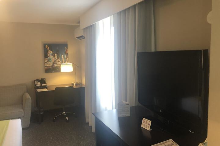 Room 9 of 27