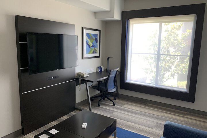 Room 64 of 78