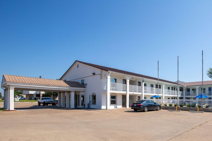 Hotel 2 of 48