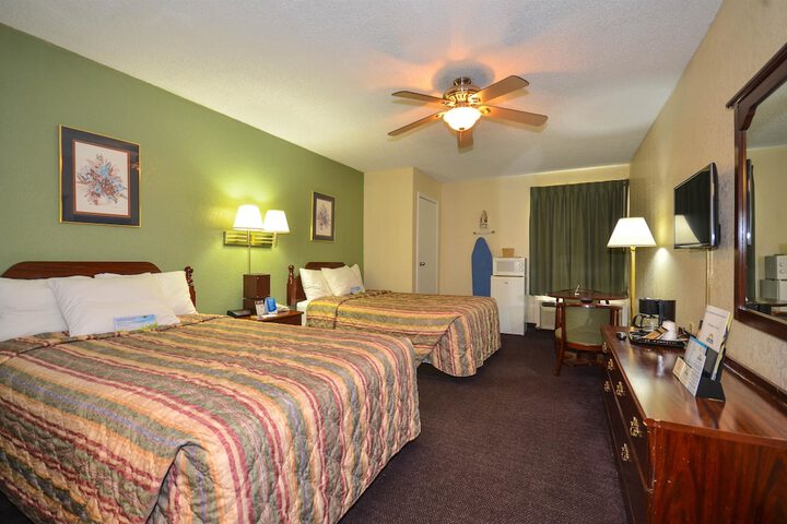 Room 68 of 118
