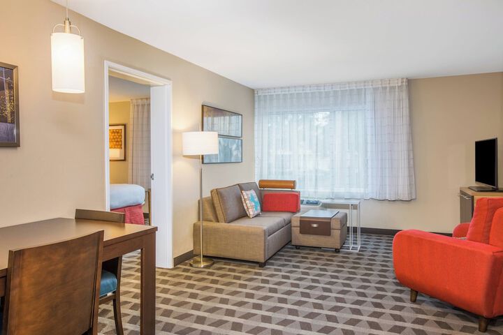 Room 33 of 70