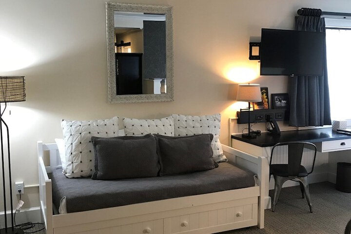 Room 30 of 66