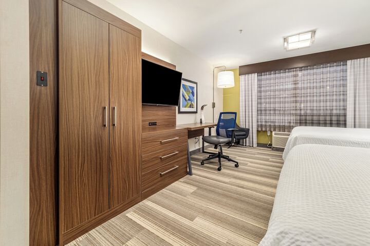 Room 128 of 348