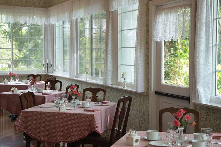 Dining 82 of 134