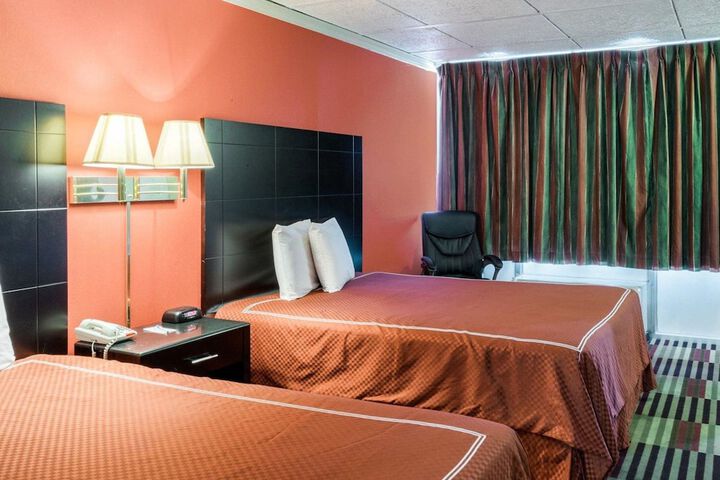 Room 11 of 20