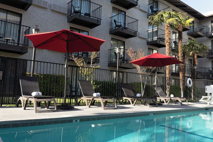 Pool 4 of 54
