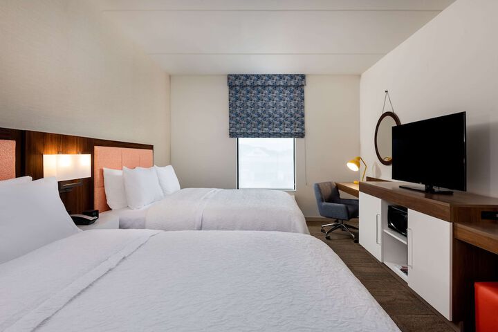 Room 10 of 32
