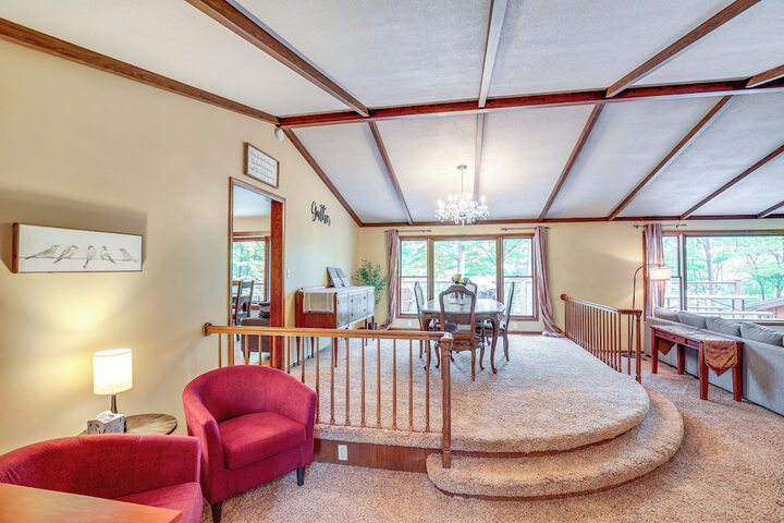 Rhinelander Chain of Lakes Home w / River Dock!