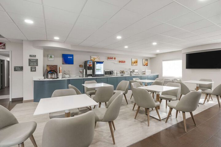 Breakfast/Coffee Service 27 of 31