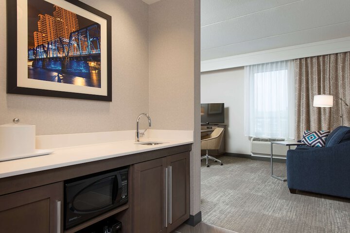 Hampton Inn & Suites Grand Rapids Downtown