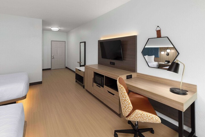 Room 37 of 47