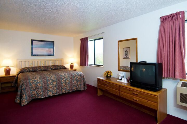 Room 5 of 16