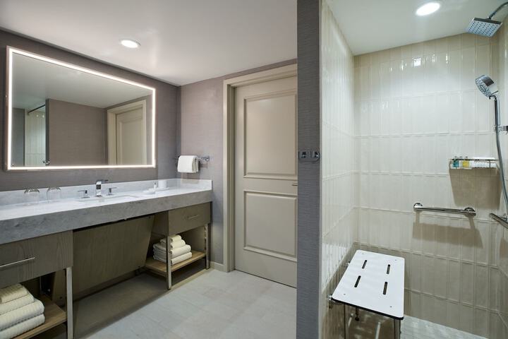 VEA Newport Beach a Marriott Resort & Spa