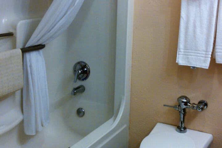 Room 20 of 82