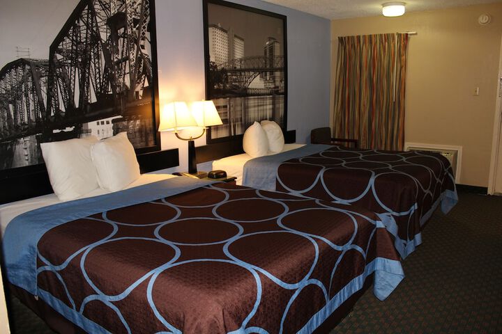 Room 9 of 26