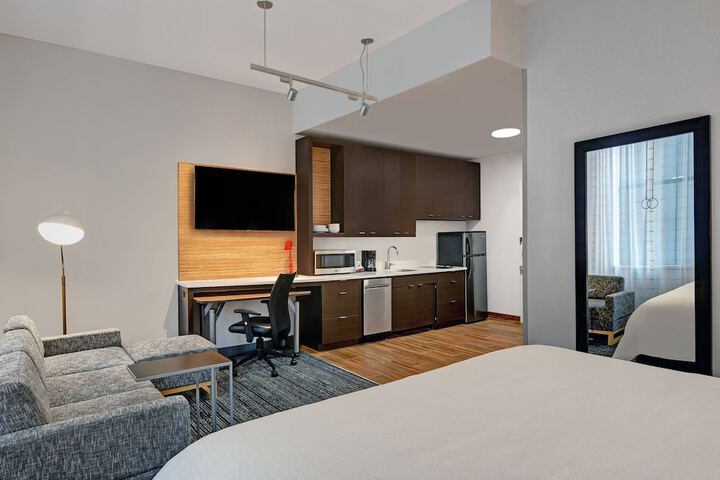 Room 30 of 40