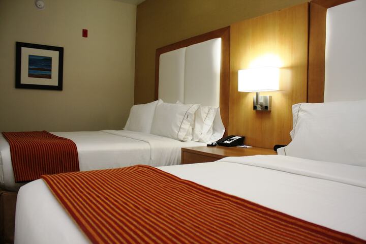 Room 28 of 46