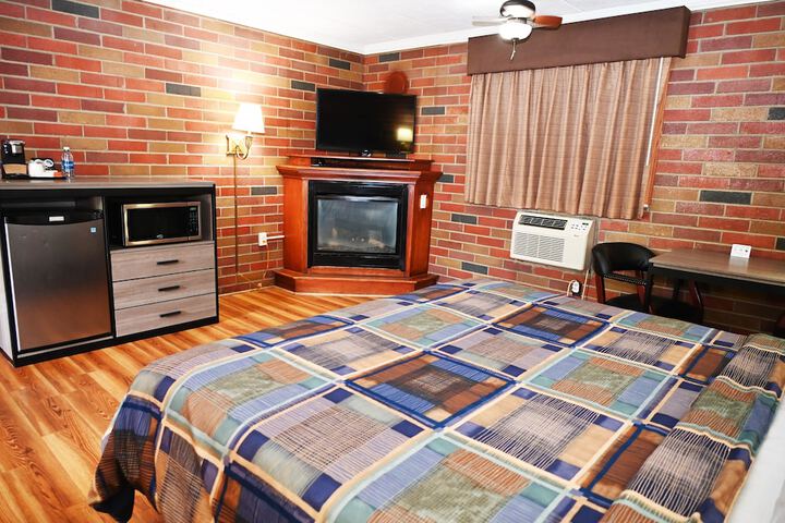 Room 27 of 34