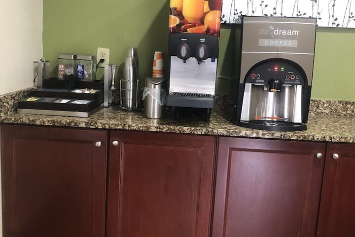 Breakfast/Coffee Service 33 of 38
