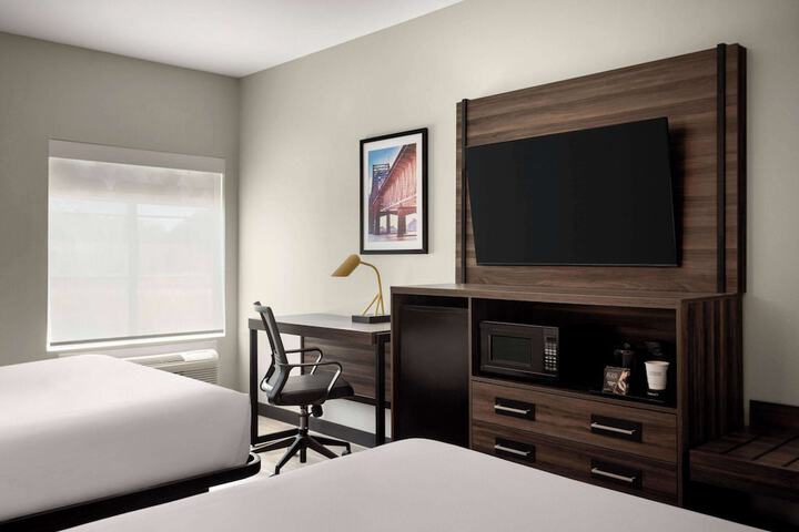 Room 48 of 63