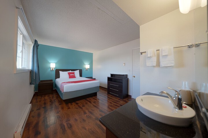 Room 28 of 103
