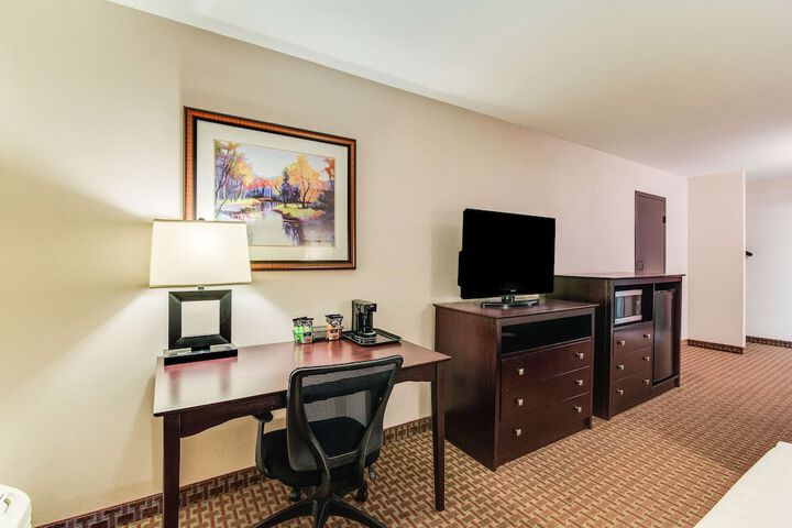Clarion Hotel Convention Center