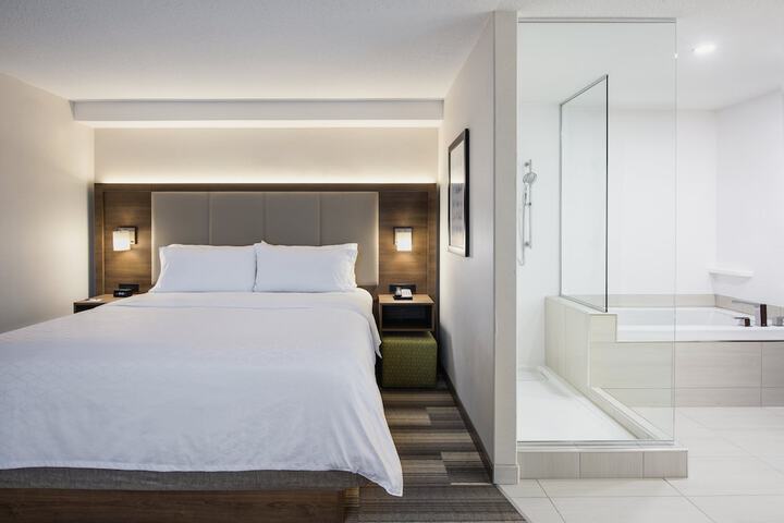 Room 28 of 42