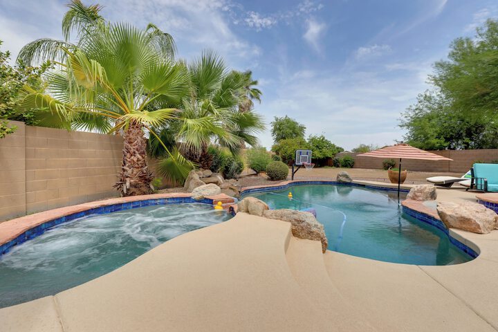 Maricopa Desert Oasis: Fenced Yard w / Hot Tub