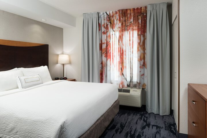 Room 13 of 28