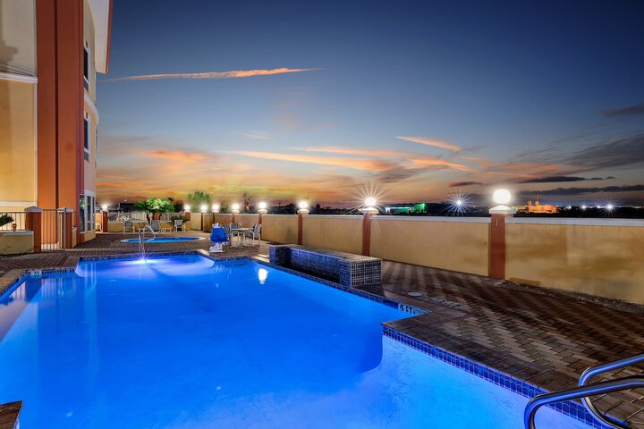 Pool 6 of 44