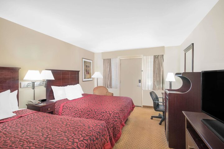 Room 10 of 15