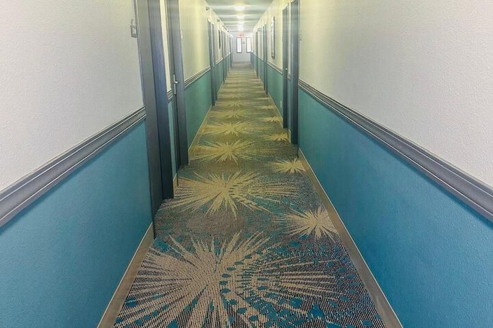Ballroom/Hall 25 of 30