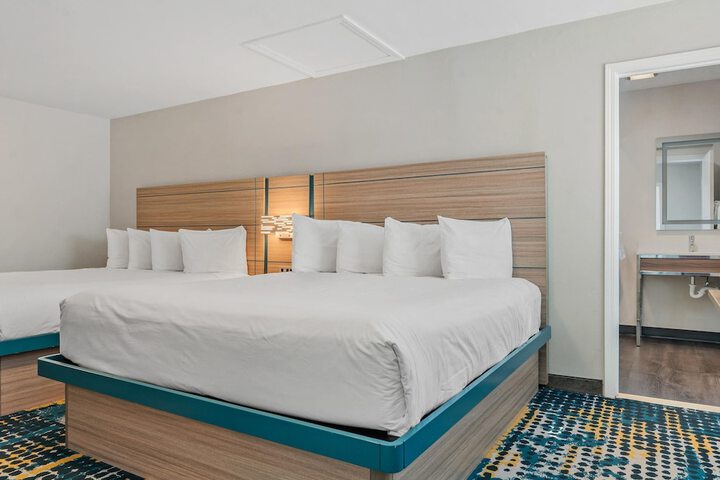 Room 54 of 64